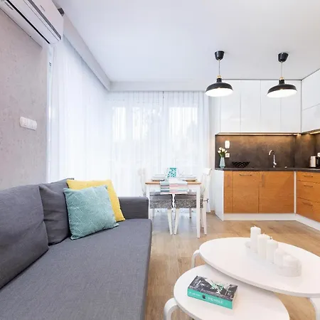 Bursztyn Klifowa 아파트 *