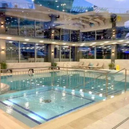 Bursztyn Klifowa 레왈